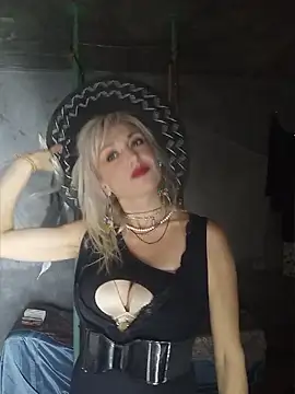 LilaniLoverx online show from July 27, 2026, 8:27 pm