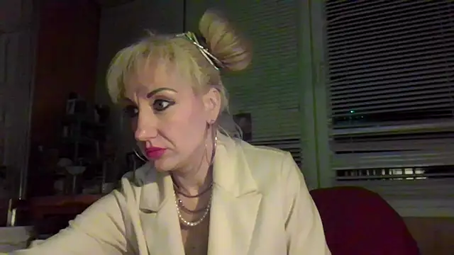 LilaniLoverx online show from May 2, 2026, 9:09 pm