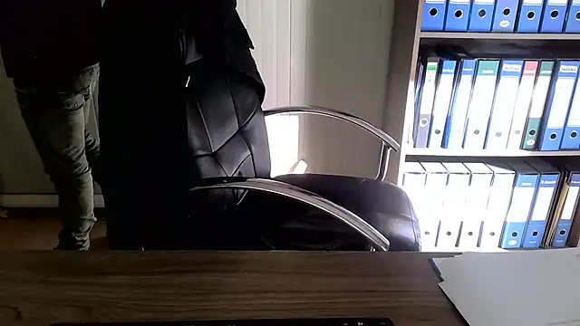 Snapshot of Evasionee chatting on February 24, 2026, 8:37 am Evasionee online show from February 24, 2026, 8:37 am