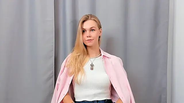 Snapshot of FranceDeare chatting on October 28, 2025, 9:19 am FranceDeare online show from October 28, 2025, 9:19 am