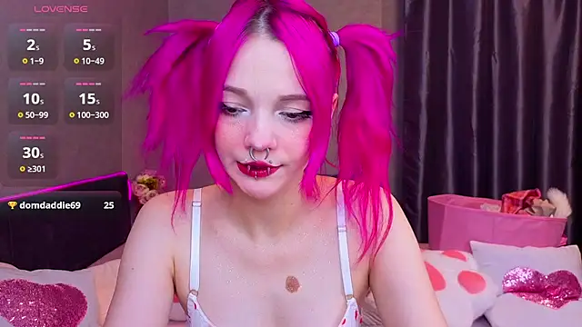 Snapshot of KittieHeart chatting on February 27, 2026, 11:26 pm KittieHeart online show from February 27, 2026, 11:26 pm