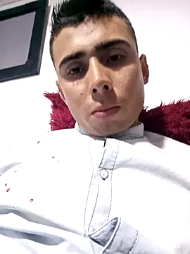 robinhd1234 online show from December 14, 2025, 5:18 pm