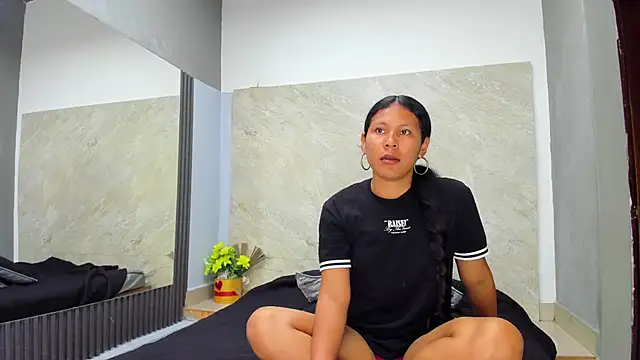 Snapshot of Sarahh-19 chatting on October 30, 2025, 1:20 pm Sarahh-19 online show from October 30, 2025, 1:20 pm