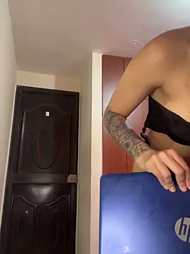 Snapshot of zoeejones chatting on November 2, 2025, 9:09 pm zoeejones online show from November 2, 2025, 9:09 pm