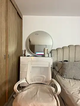 Snapshot of GiaStonne chatting on November 19, 2025, 3:06 am GiaStonne online show from November 19, 2025, 3:06 am