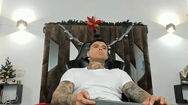 MATEO DILUCA online show from December 5, 2025, 7:55 pm