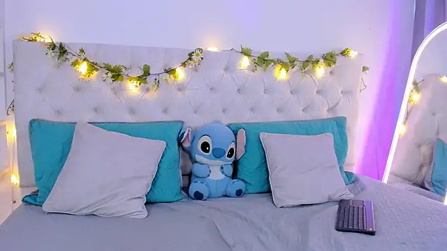 BLAIR QUEEN online show from January 14, 2026, 9:51 pm