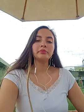 sophie-06 online show from November 28, 2025, 5:57 pm