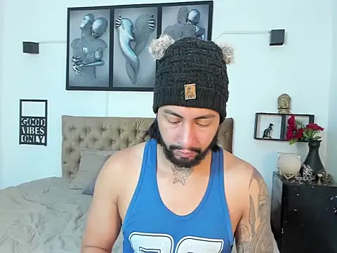 christopher palmerjs online show from December 17, 2025, 5:51 pm