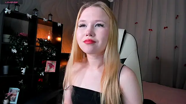 Snapshot of VivieSunn chatting on February 5, 2026, 3:35 am VivieSunn online show from February 5, 2026, 3:35 am