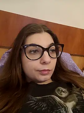 sweetbabygirlforyou online show from April 6, 2026, 1:23 pm