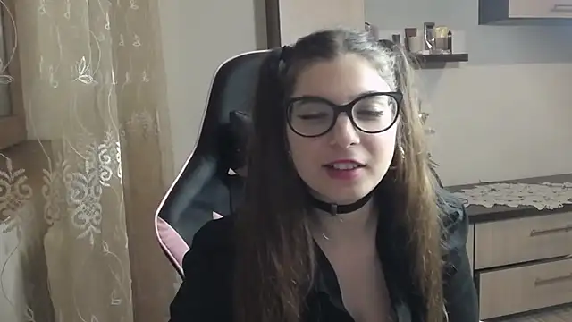 sweetbabygirlforyou online show from February 3, 2026, 2:53 am