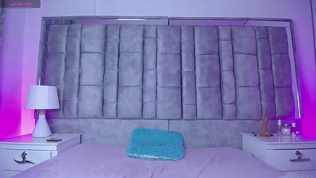 Snapshot of Soulmatesx chatting on November 27, 2025, 8:20 pm Soulmatesx online show from November 27, 2025, 8:20 pm