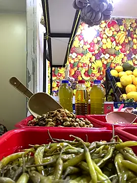 Snapshot of Unique-Man chatting on October 25, 2025, 11:31 am Unique-Man online show from October 25, 2025, 11:31 am