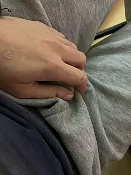 Unique-Man online show from December 4, 2025, 8:52 pm