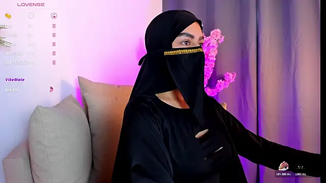 Snapshot of shaima__ chatting on December 14, 2025, 7:52 pm shaima online show from December 14, 2025, 7:52 pm