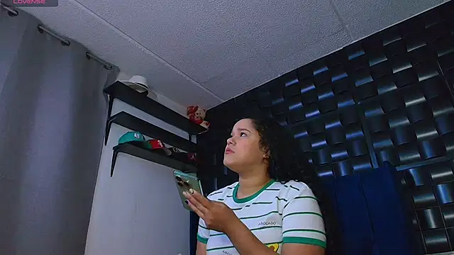 Snapshot of Kesha_rosse_ chatting on October 30, 2025, 4:44 am Kesha rosse  online show from October 30, 2025, 4:44 am