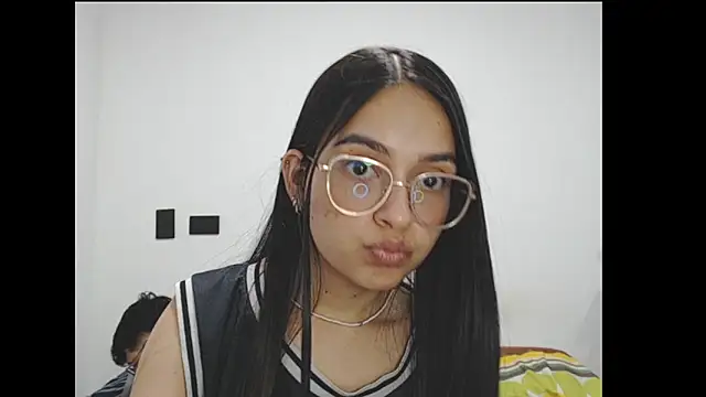 ALICE JULIETA online show from November 4, 2025, 1:09 am