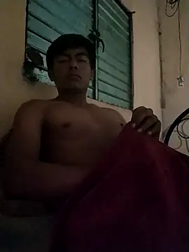 GuzzMiranda18 online show from December 21, 2025, 8:49 am