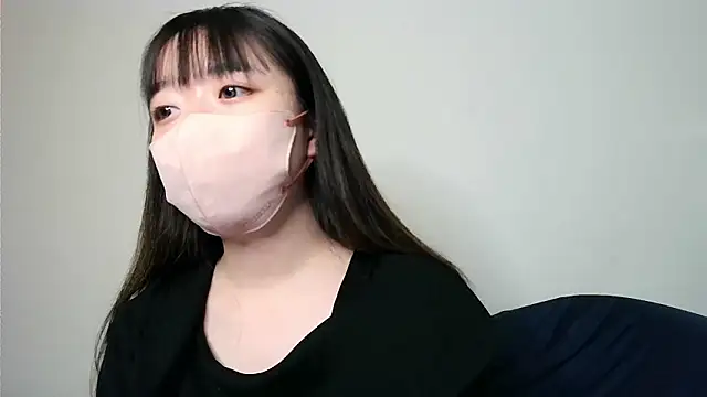 yua chan00 online show from December 18, 2025, 1:26 pm