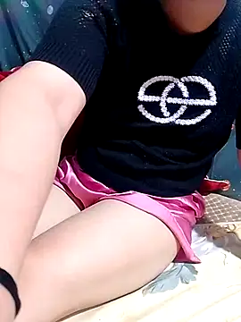 Phoena-a online show from April 13, 2026, 4:49 am