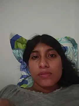 YeseniaRodriguez3 online show from April 9, 2026, 1:07 am