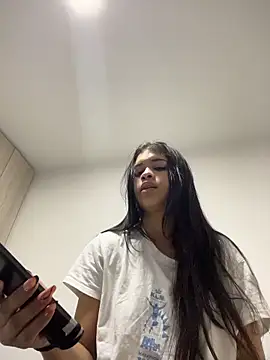 Tatishernandez online show from November 8, 2025, 2:42 pm