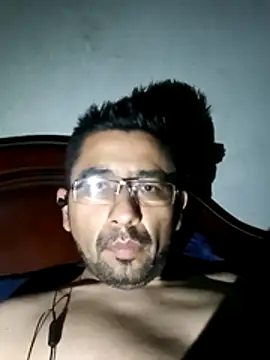 Leocuma82 online show from November 7, 2025, 4:17 am