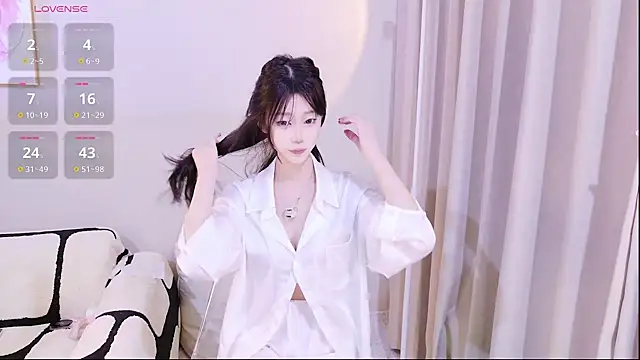 xiaoxi---n online show from November 23, 2025, 9:52 am