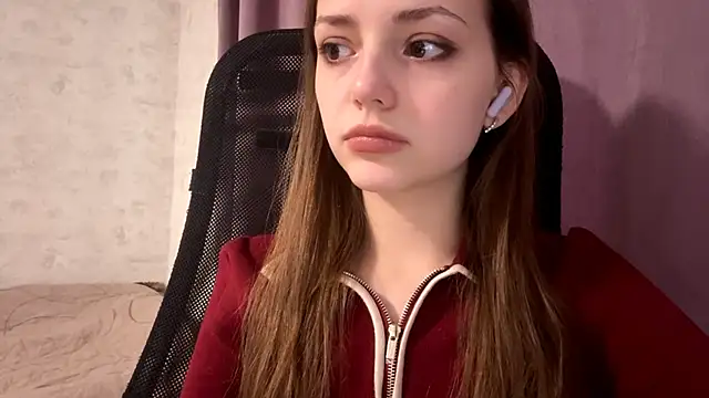 AliceStacy online show from November 15, 2025, 9:24 am