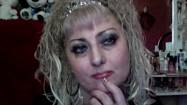 xHot Amazonq online show from February 14, 2026, 7:03 pm