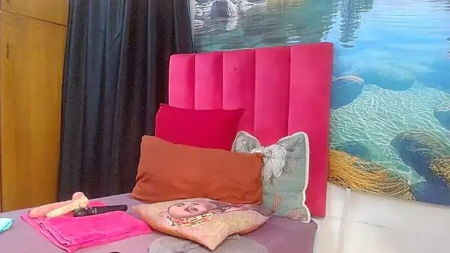 Lisa-001 online show from February 18, 2026, 8:33 am