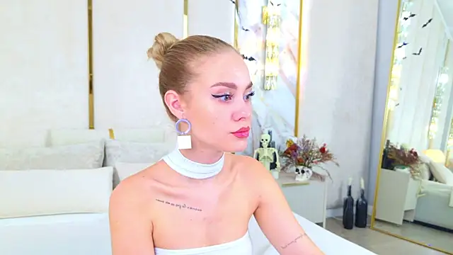 Rose Masson online show from November 4, 2025, 5:44 am