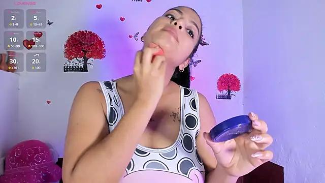 Leyacopper  online show from February 12, 2026, 12:10 am