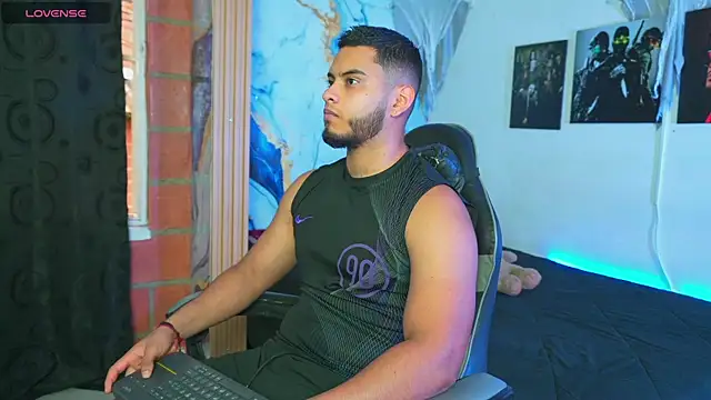 Snapshot of Tiler_wolker chatting on November 6, 2025, 10:25 pm Tiler wolker online show from November 6, 2025, 10:25 pm