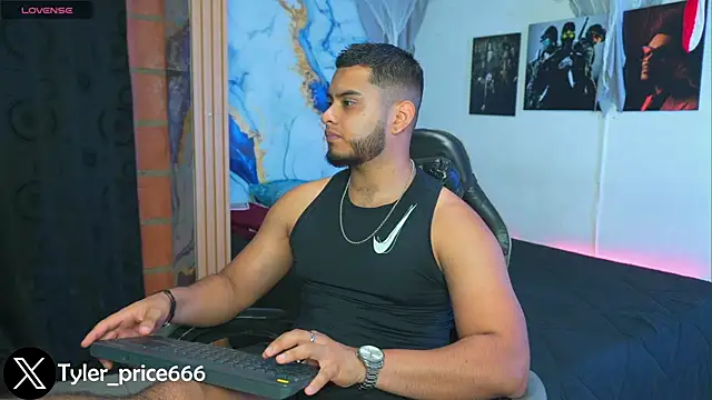 Snapshot of Tiler_wolker chatting on December 5, 2025, 1:05 am Tiler wolker online show from December 5, 2025, 1:05 am