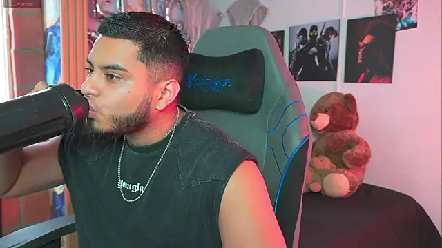 Tiler wolker online show from March 9, 2026, 8:34 pm