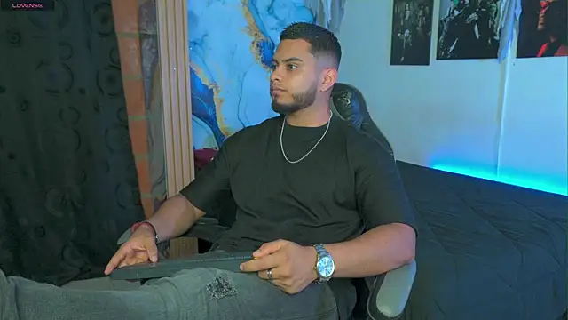 Snapshot of Tiler_wolker chatting on November 27, 2025, 1:39 am Tiler wolker online show from November 27, 2025, 1:39 am