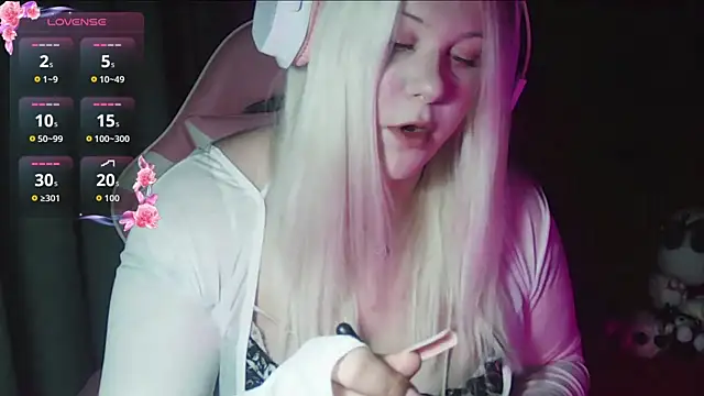 Snapshot of JessiAngels chatting on October 29, 2025, 10:20 pm JessiAngels online show from October 29, 2025, 10:20 pm