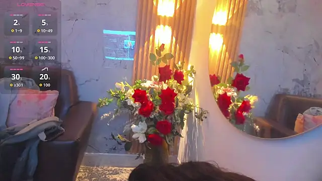 Nayla Monroee online show from November 6, 2025, 2:21 pm