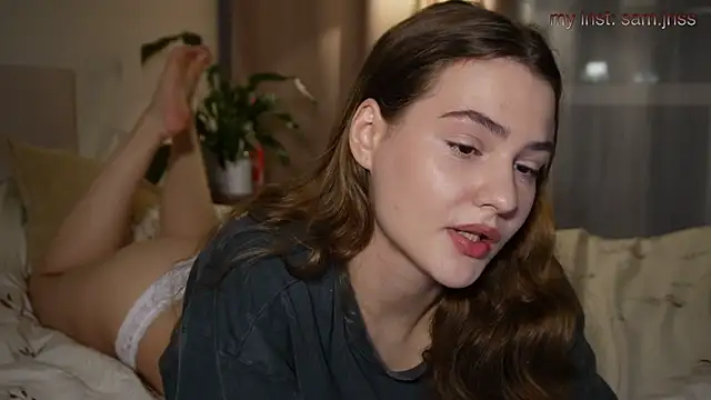 Snapshot of blooomis chatting on November 6, 2025, 6:45 pm blooomis online show from November 6, 2025, 6:45 pm