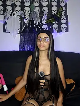 RosyDarck online show from October 28, 2025, 3:18 am