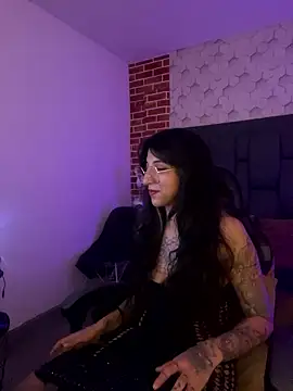 ghostwomaan online show from January 17, 2026, 12:31 pm