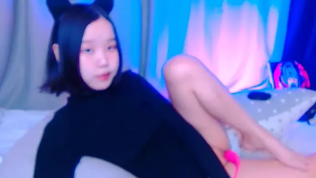 dreamSuaa online show from November 8, 2025, 2:26 am