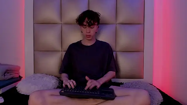 Snapshot of Genesis_ask chatting on February 12, 2026, 4:56 am Genesis ask online show from February 12, 2026, 4:56 am