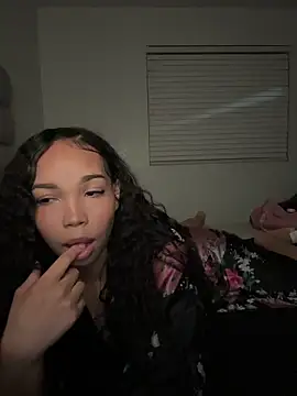 Snapshot of nikkiloveee chatting on February 14, 2026, 5:18 am nikkiloveee online show from February 14, 2026, 5:18 am