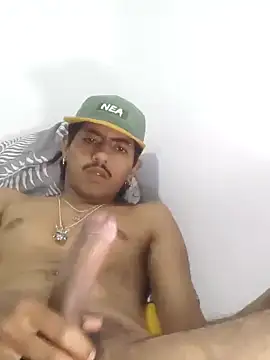 SkinniYamo online show from October 30, 2025, 3:27 am