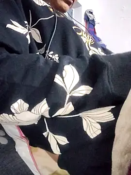 Hot-Rubyy online show from December 5, 2025, 5:44 pm