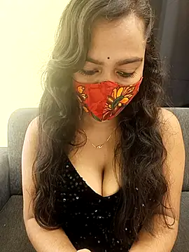 menaxi-baby7 online show from November 20, 2025, 4:35 am