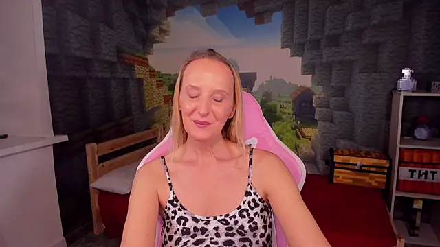 ScarlettPalmer online show from January 9, 2026, 10:44 am